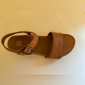 Beautiful comfort sandals.